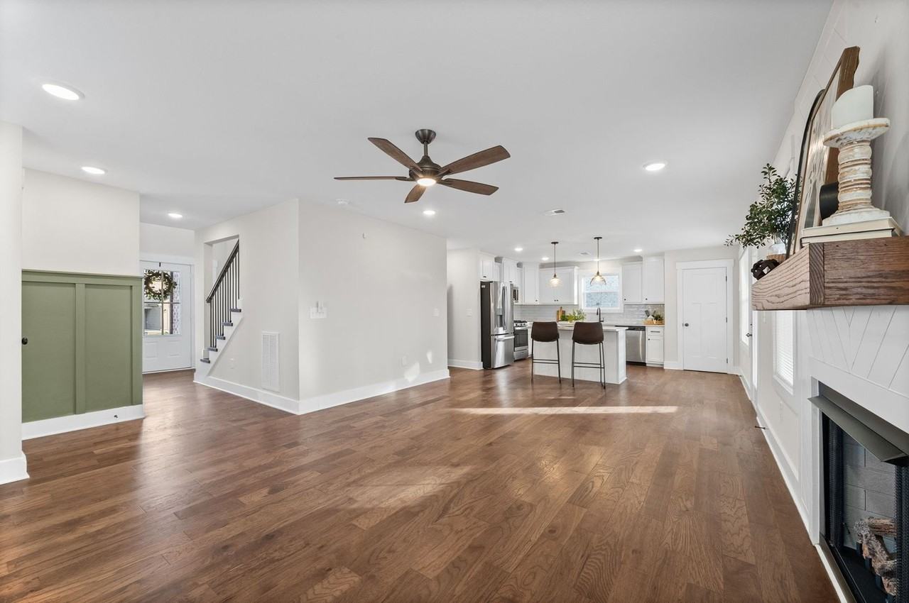 361 Frontier Dr - Photo 4 of 21