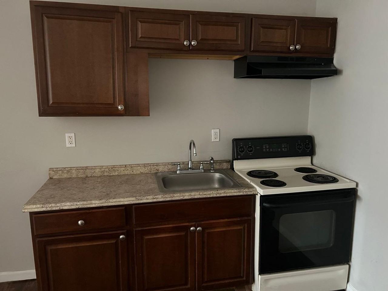 1038 W Orleans St - Photo 2 of 6