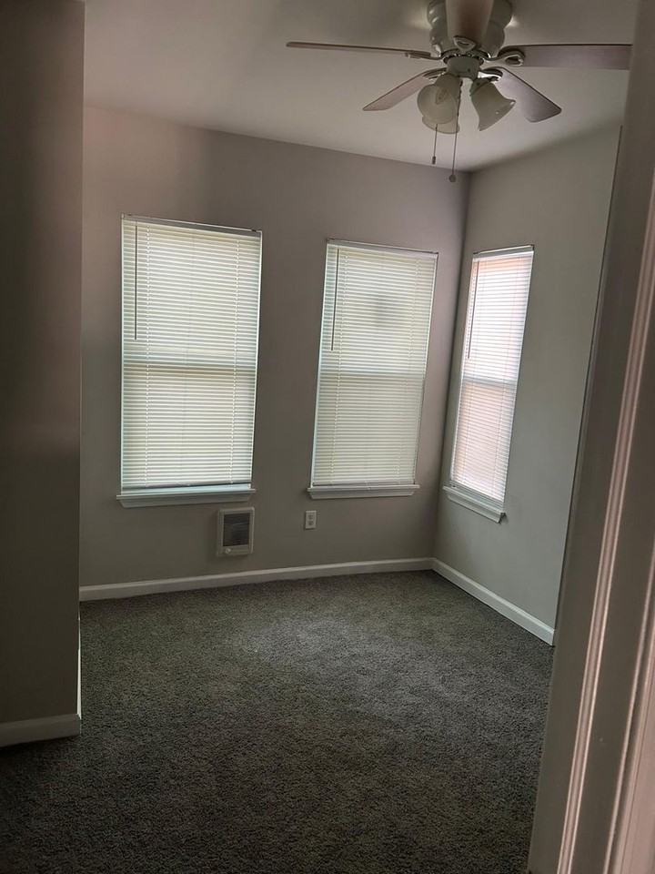 1038 W Orleans St - Photo 4 of 6