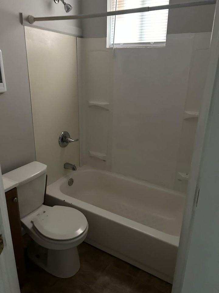 1038 W Orleans St - Photo 6 of 6