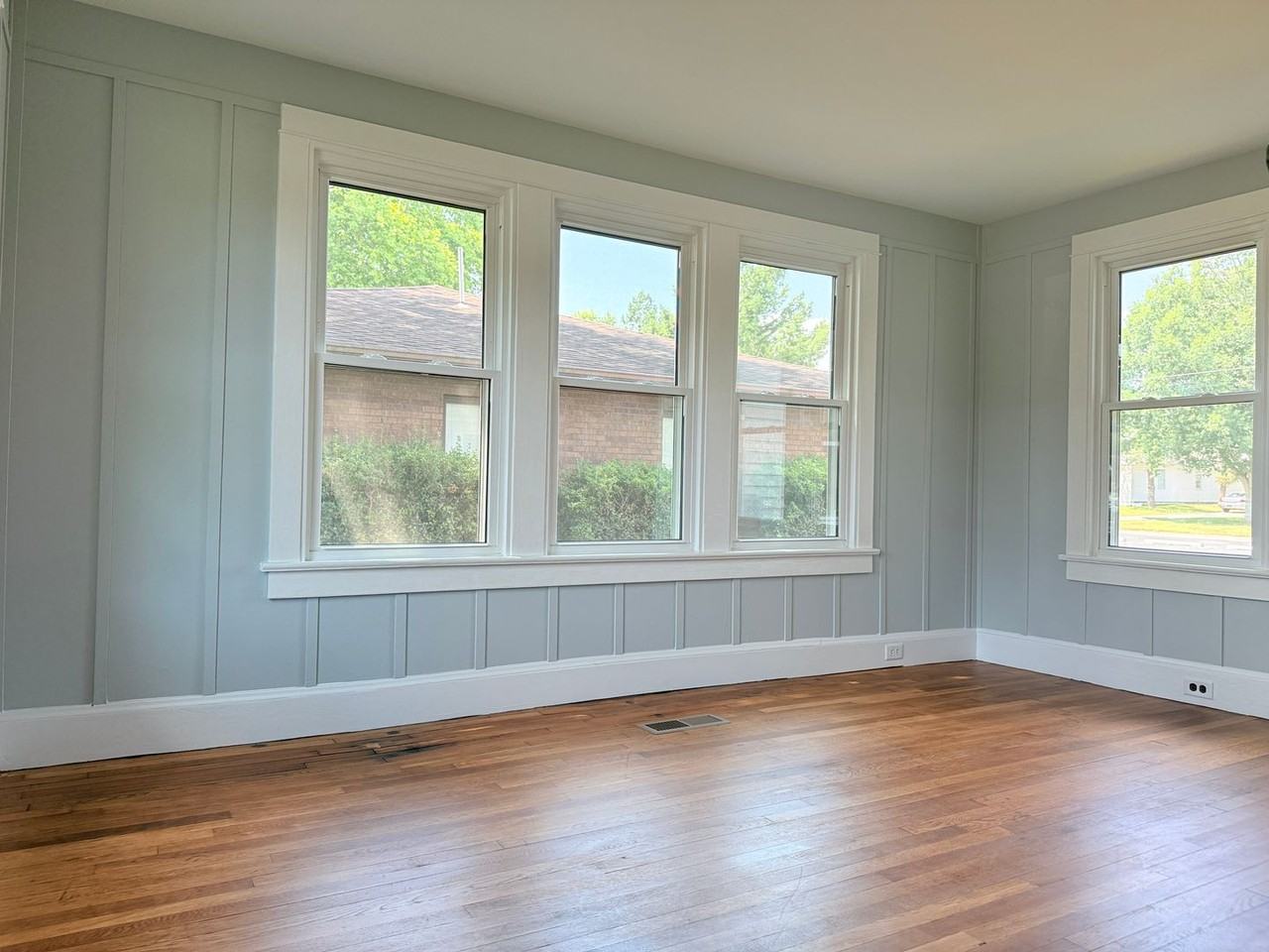 880 South State Street - Photo 4 of 27