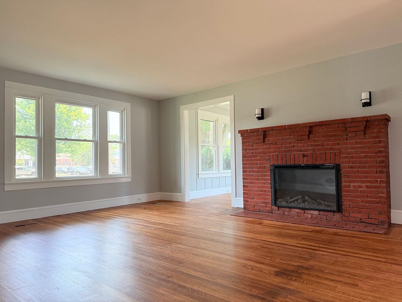 880 South State Street - Photo 5 of 27