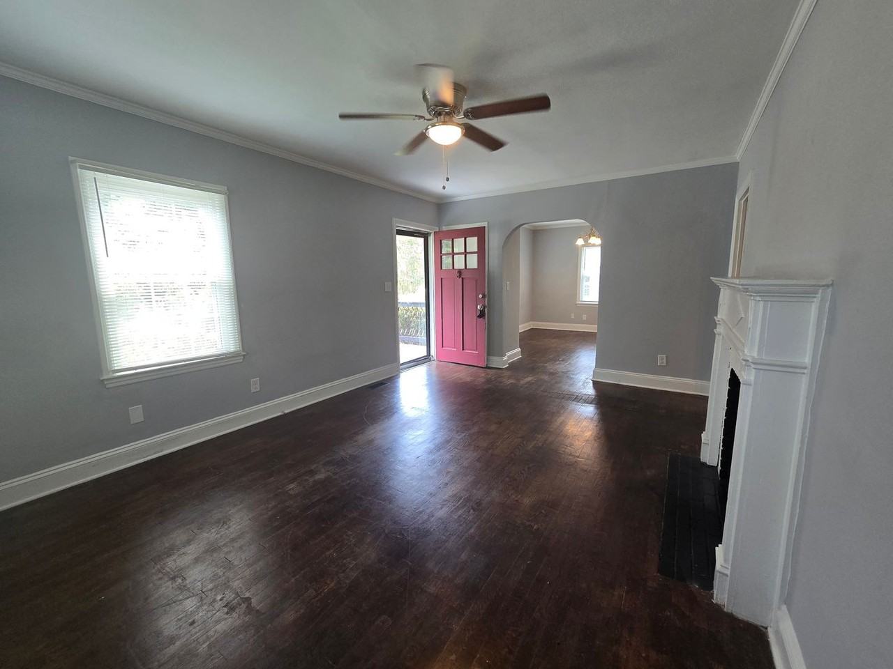 919 Chester Cir - Photo 4 of 15