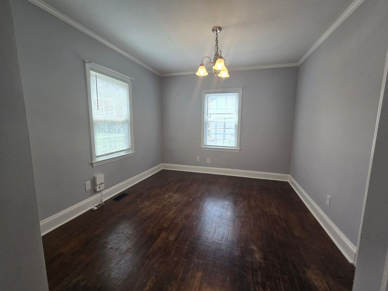 919 Chester Cir - Photo 5 of 15