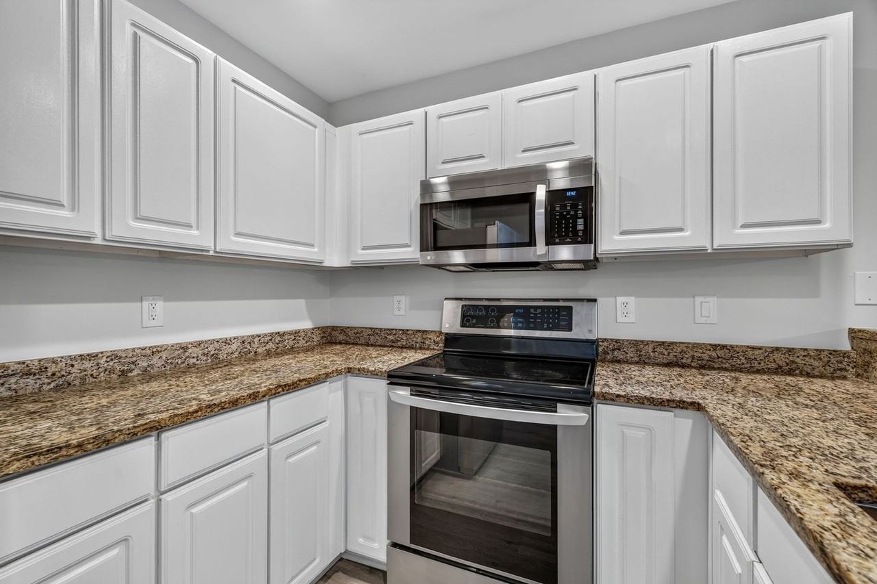 7212 Indigo Palms Way - Photo 6 of 30