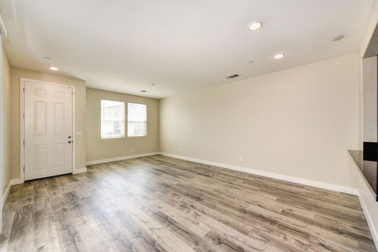3967 Streamline St - Photo 3 of 18