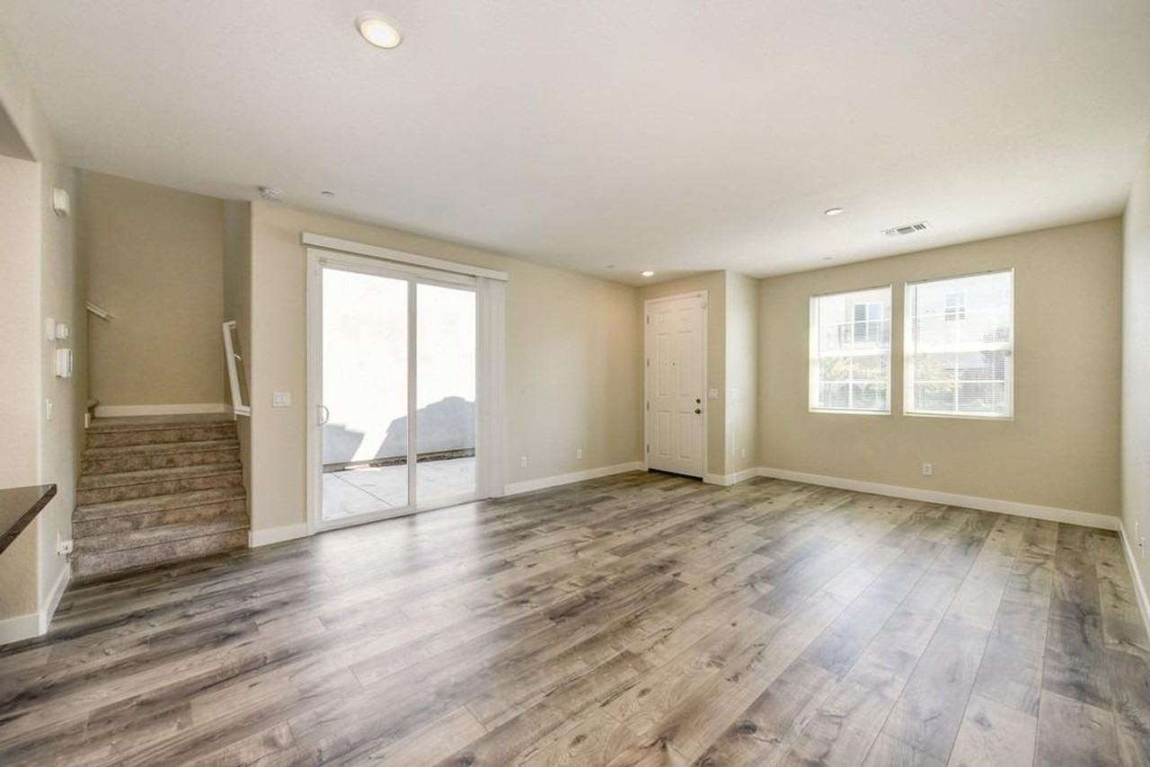 3967 Streamline St - Photo 4 of 18