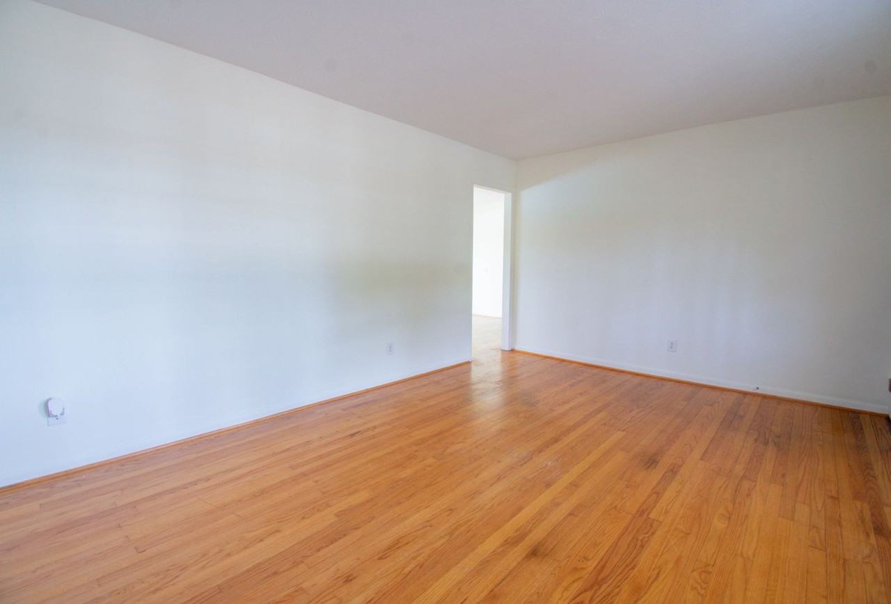 4408 Wellington Dr - Photo 3 of 24