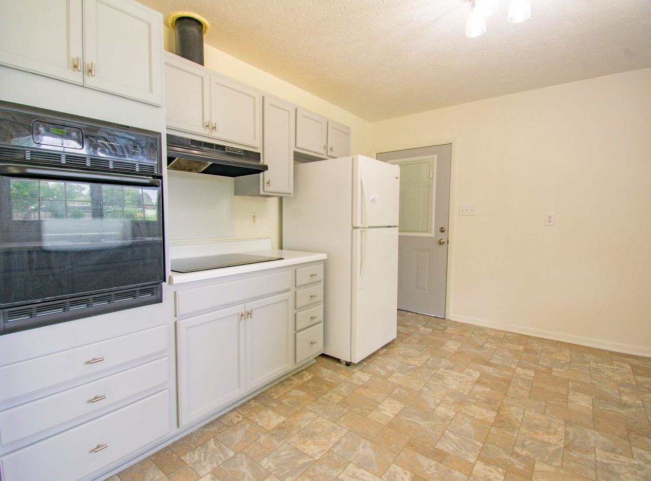 4408 Wellington Dr - Photo 6 of 24