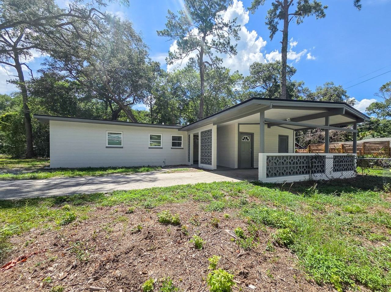 3702 Nw 22nd Pl - Photo 2 of 29