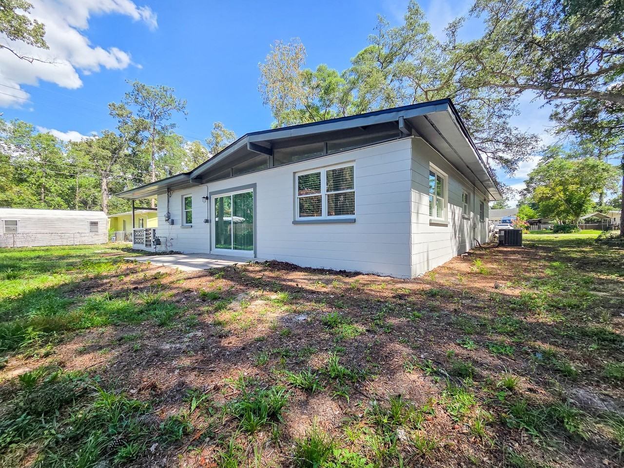 3702 Nw 22nd Pl - Photo 4 of 29