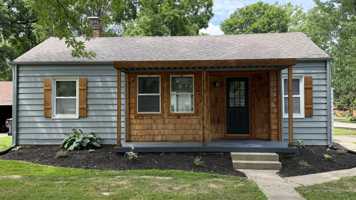 featured image of 3014 E 5th St