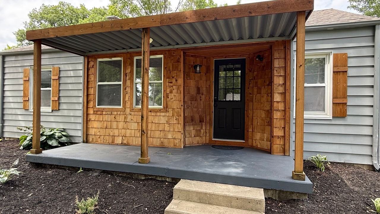 3014 E 5th St - Photo 2 of 16