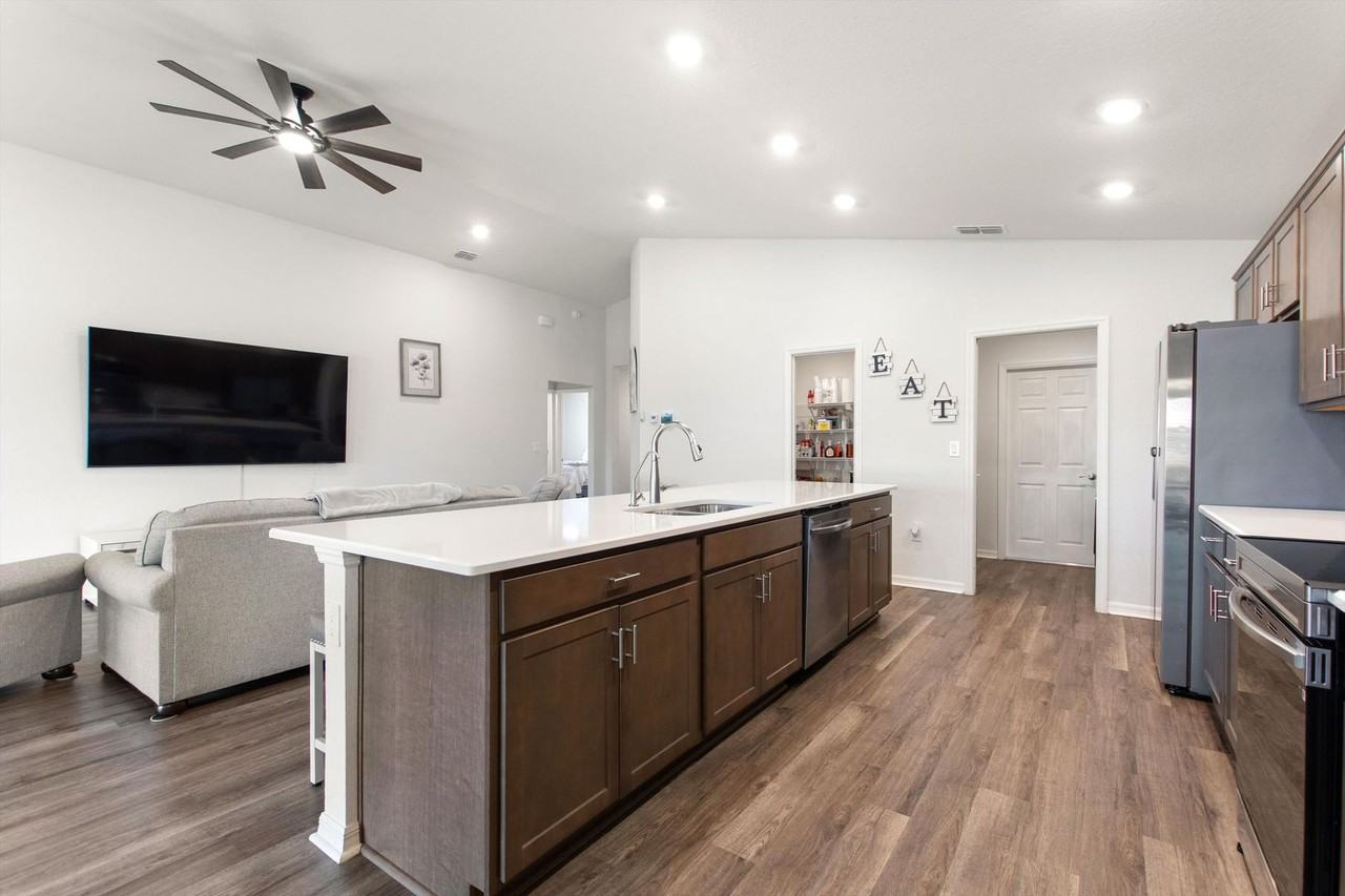 2852 San Marco Way - Photo 4 of 23