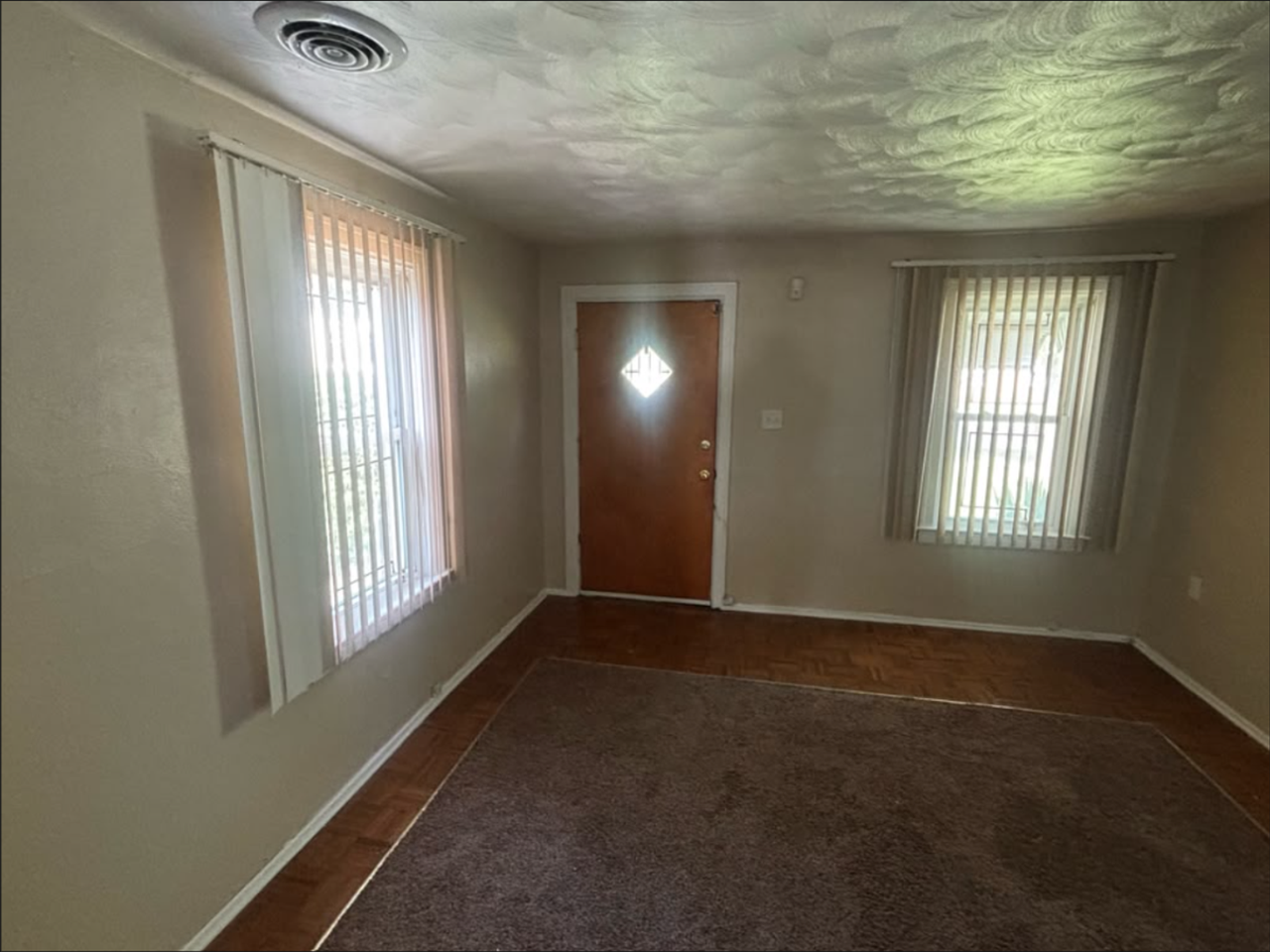 2326 Rhode Island St - Photo 3 of 10
