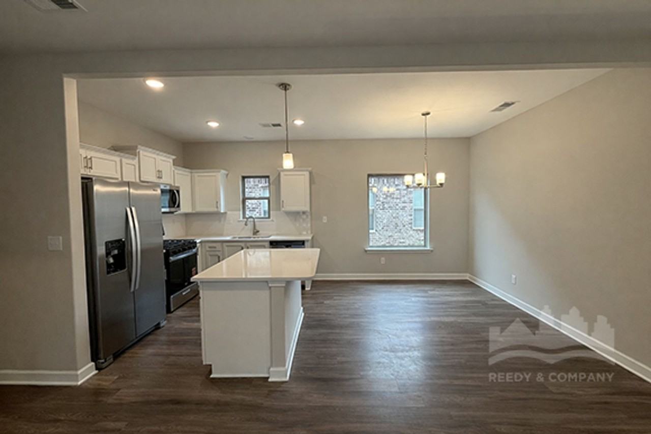 480 Maple St - Photo 7 of 22