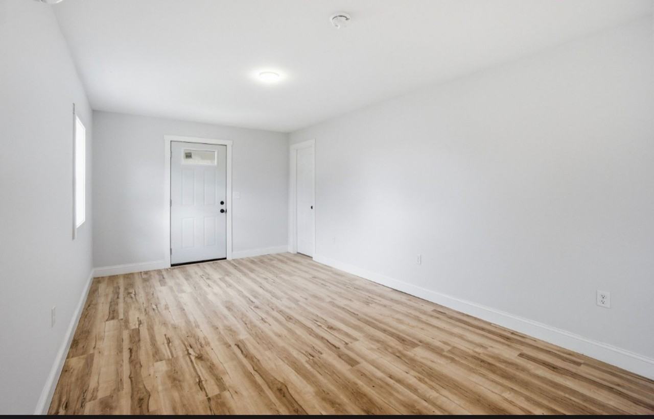913 W Virginia Ave - Photo 4 of 16