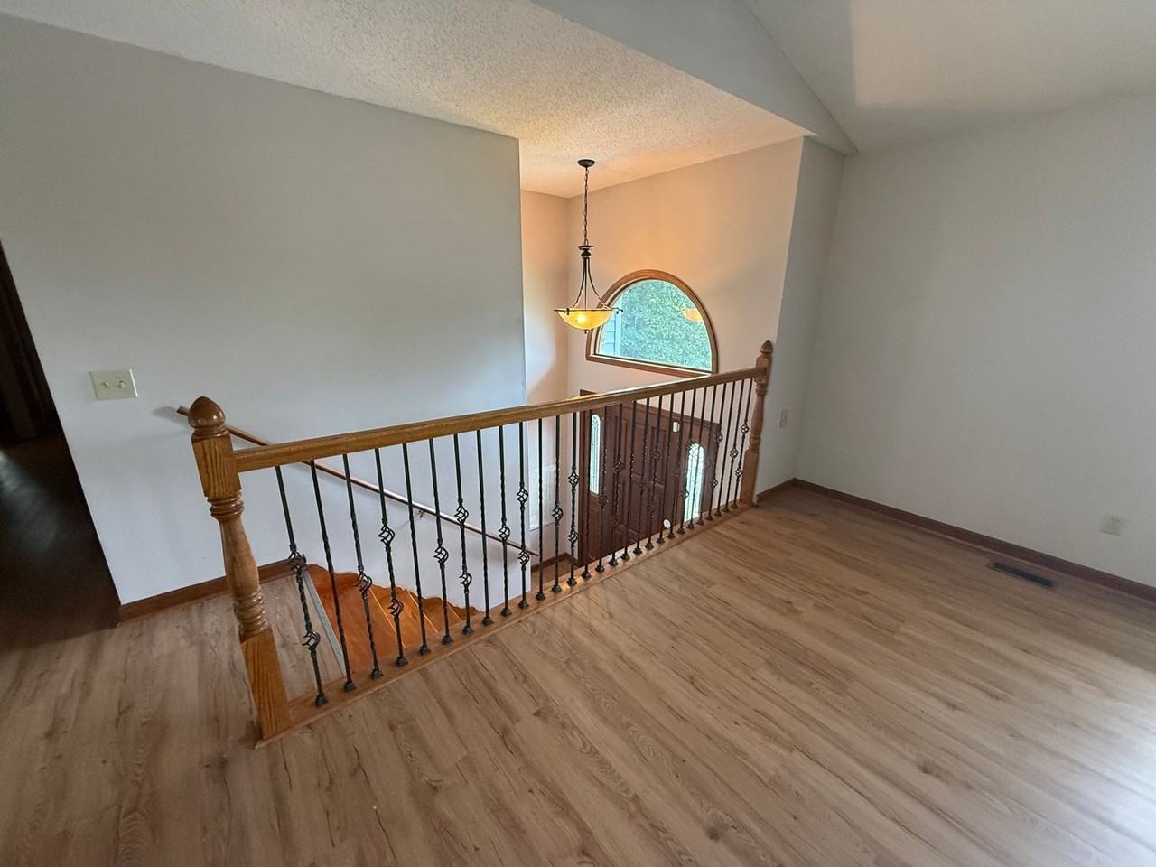 1201 Eastbrook Dr - Photo 7 of 34