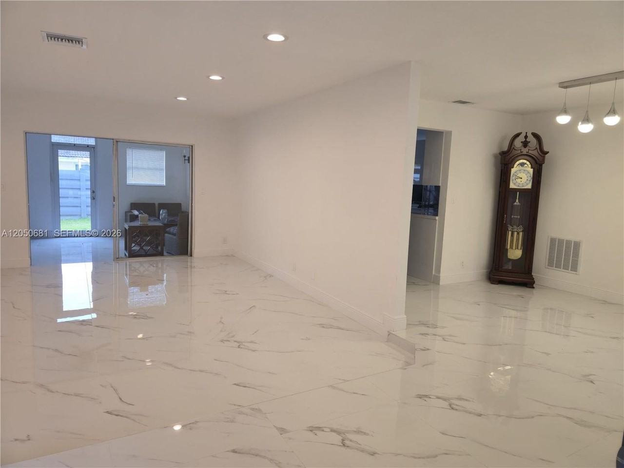 7771 Nw 46th St - Photo 5 of 19
