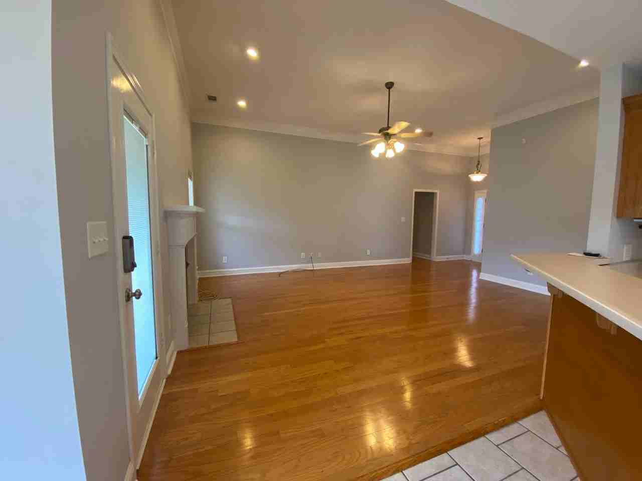 205 Drayton Ct - Photo 4 of 24