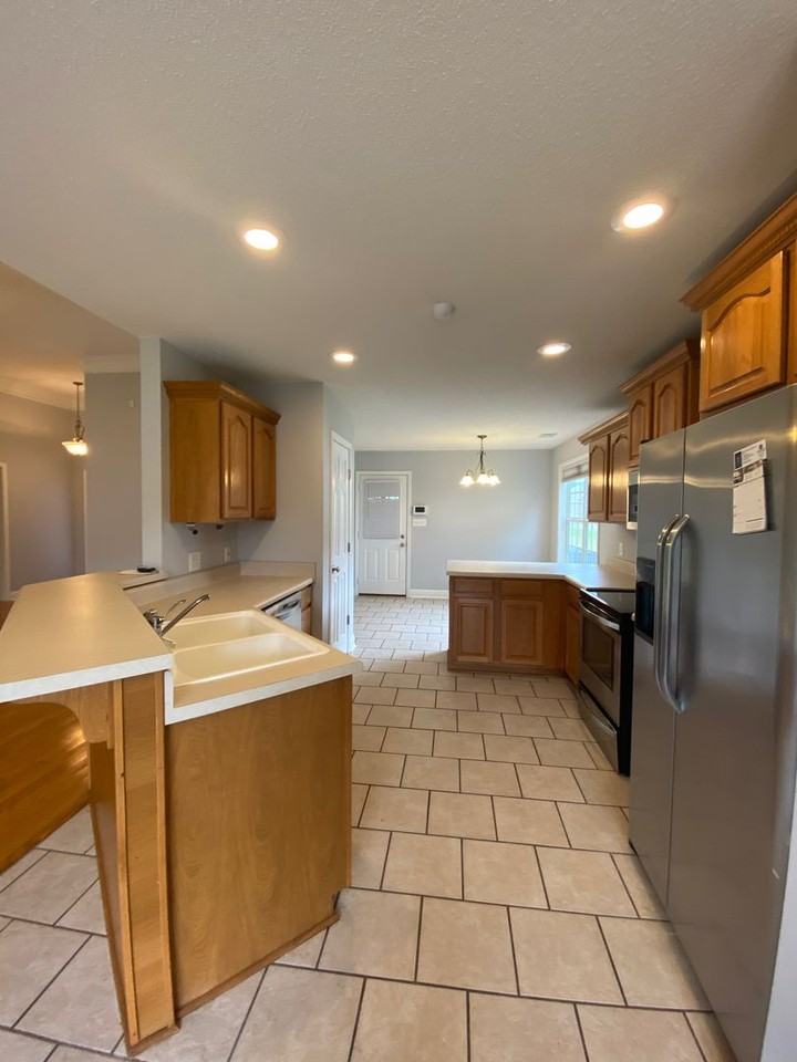 205 Drayton Ct - Photo 7 of 24