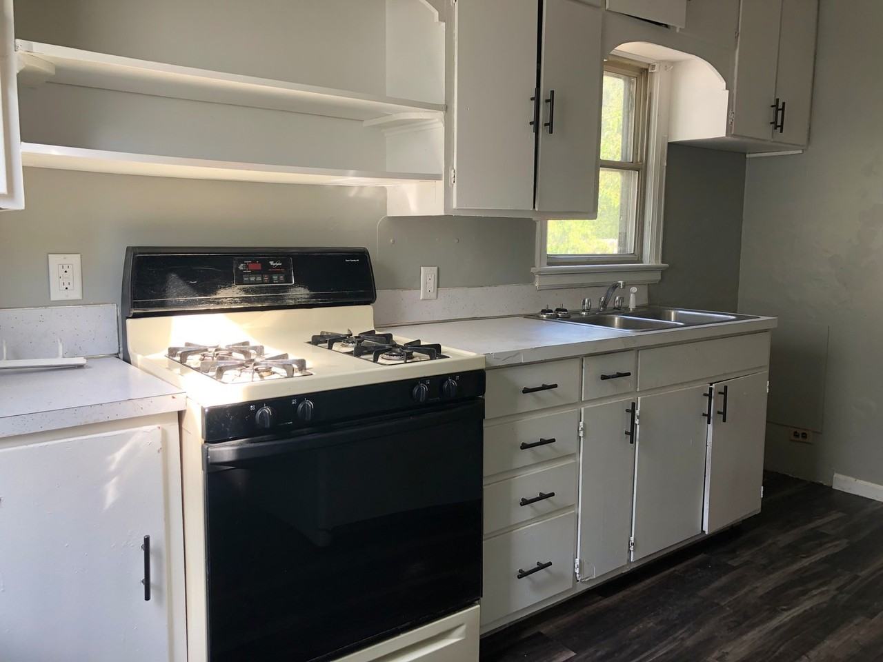 121 Butler Ave - Photo 2 of 10