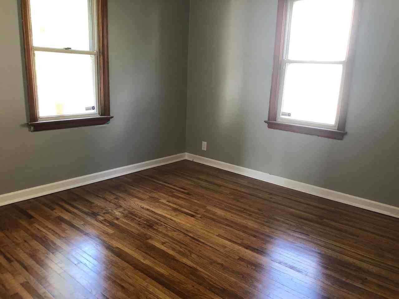 121 Butler Ave - Photo 5 of 10