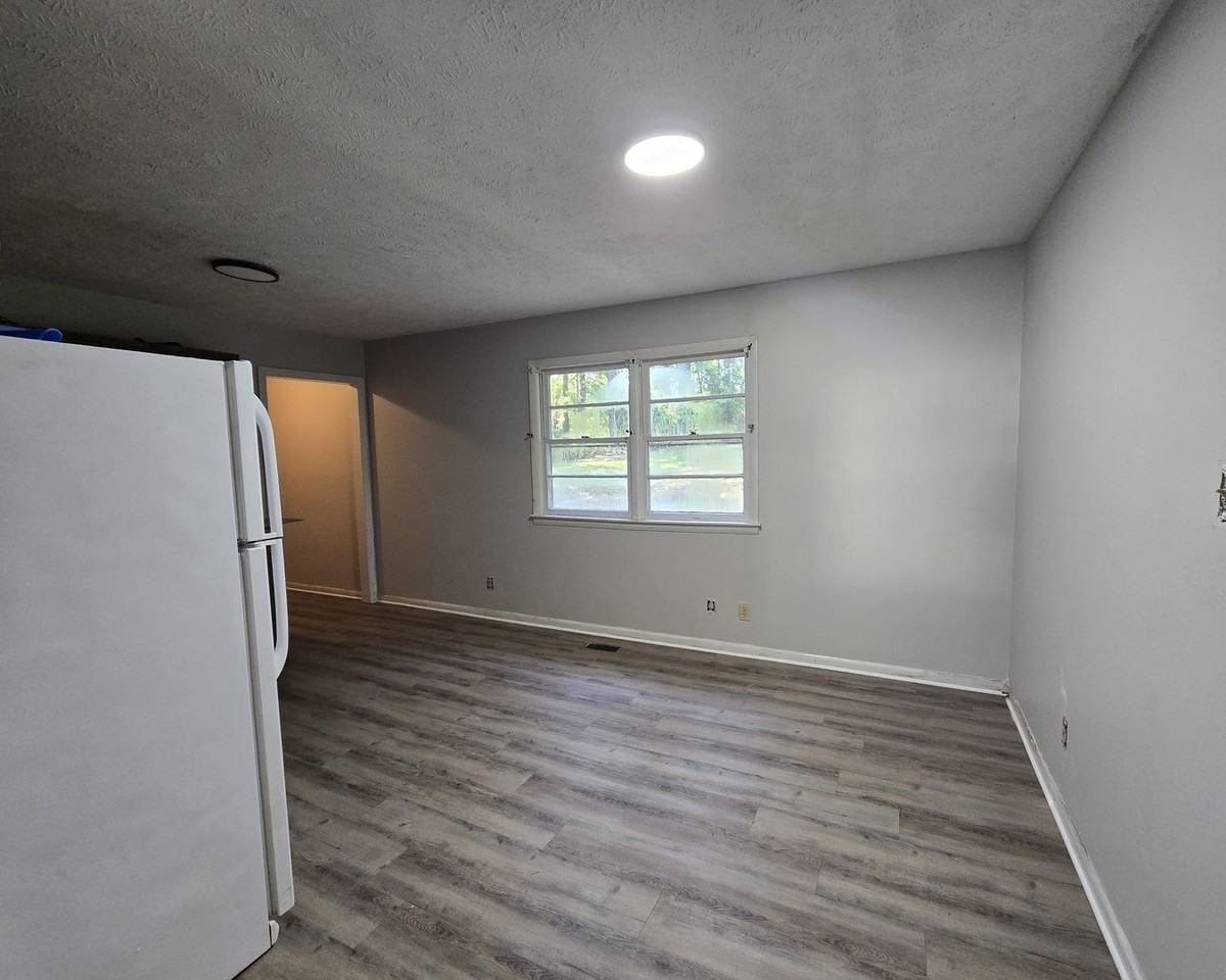745 Rustland Dr - Photo 2 of 16