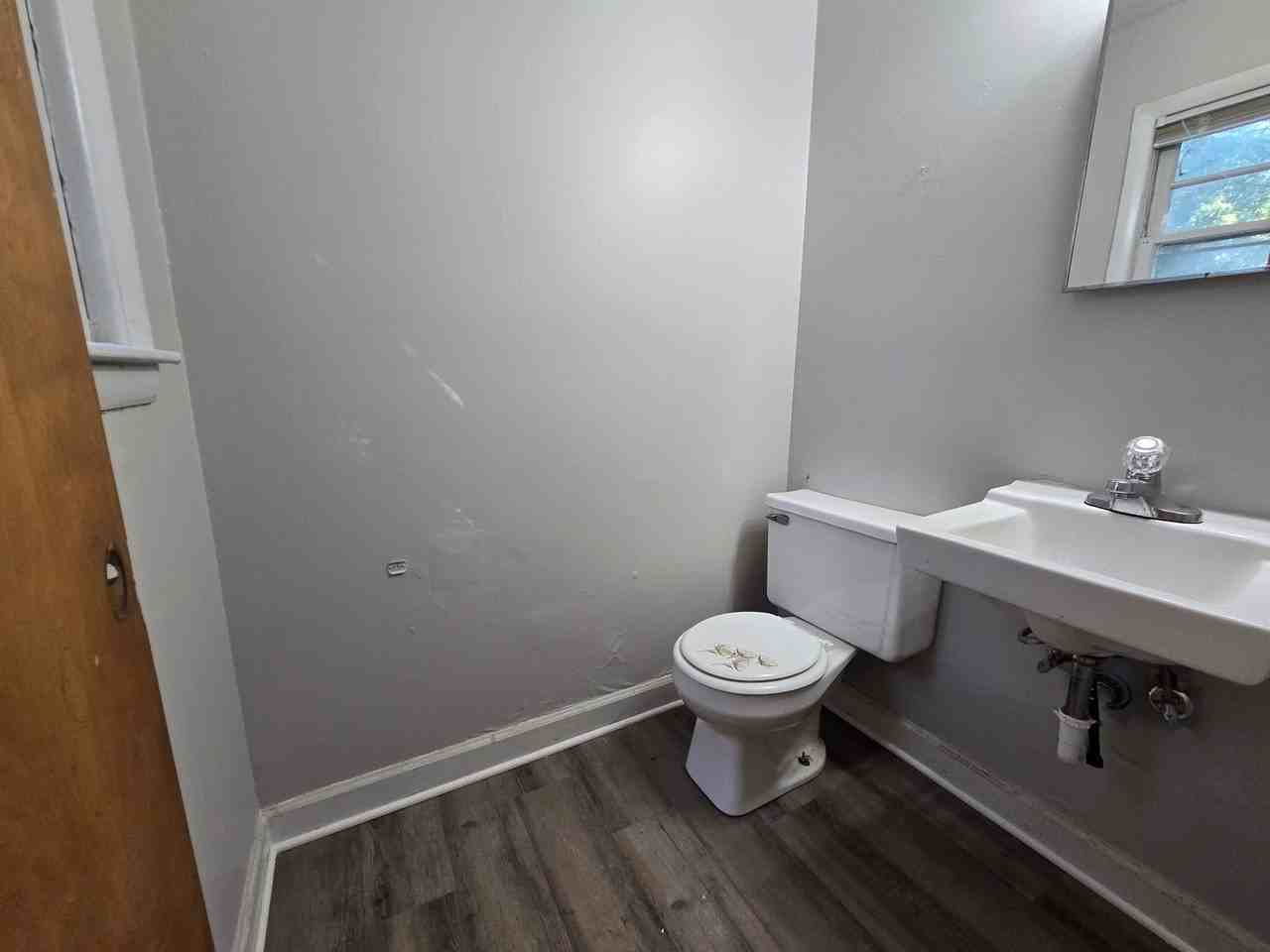 745 Rustland Dr - Photo 4 of 16