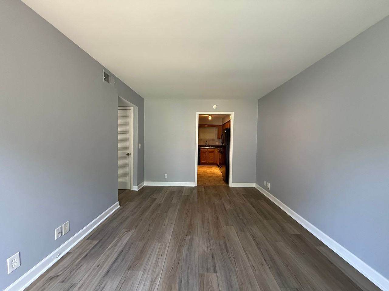 2327 Cooper Ter - Photo 7 of 19