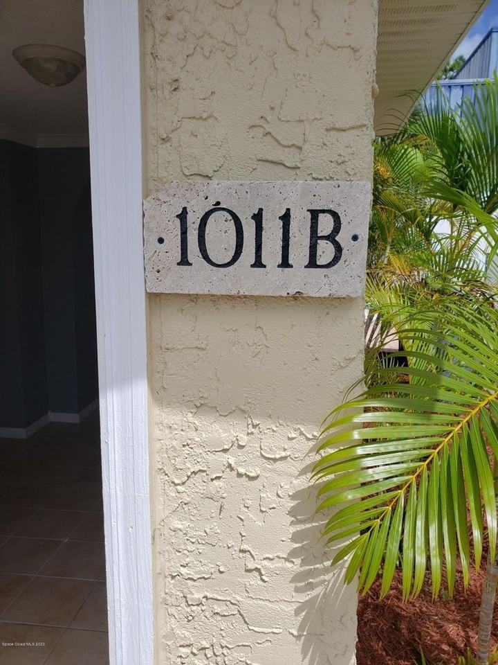 1011 S Hopkins Ave #B - Photo 2 of 11