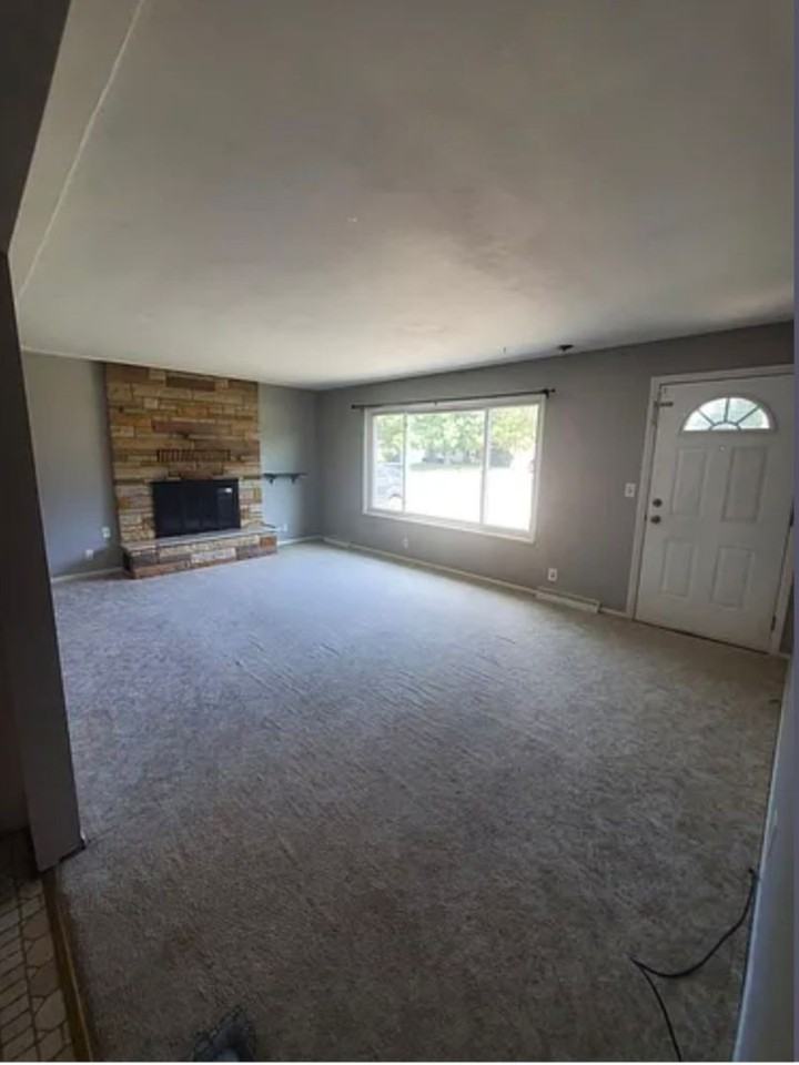4517 Curwood Ave Se - Photo 2 of 12