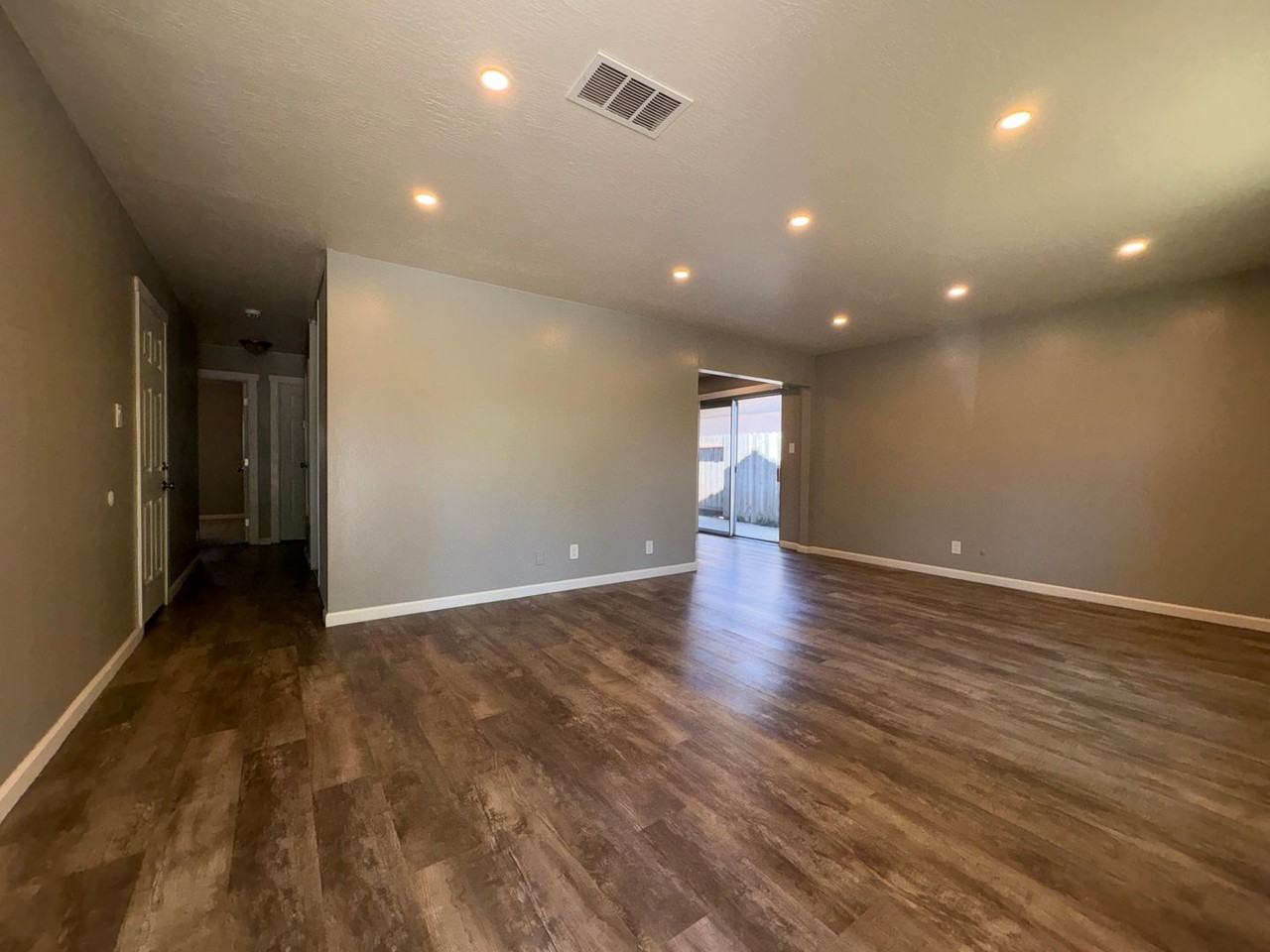 1209 Vienna Ct - Photo 2 of 21