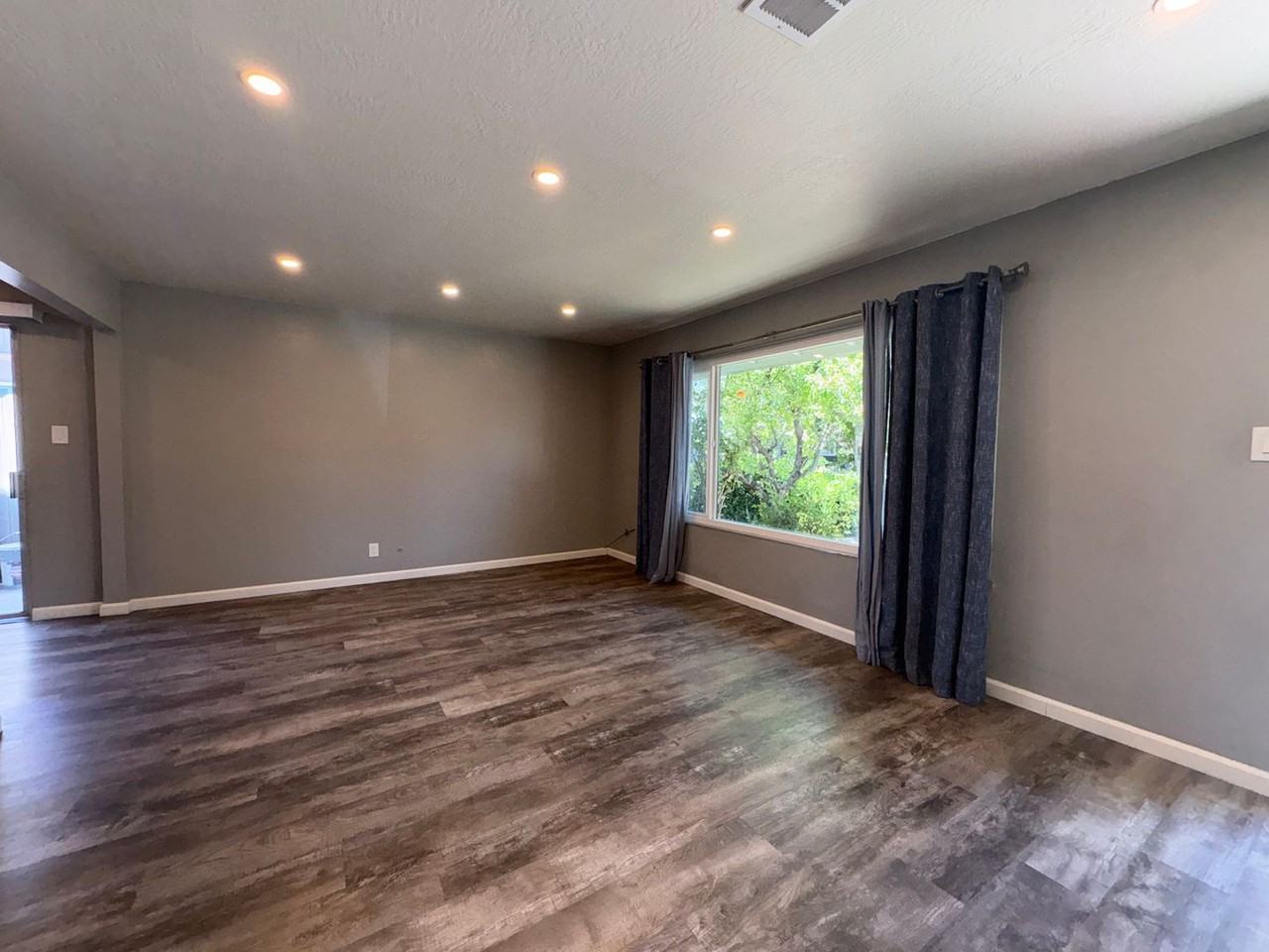 1209 Vienna Ct - Photo 3 of 21