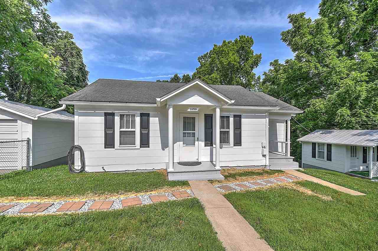 1050 Delawana St - Photo 2 of 19