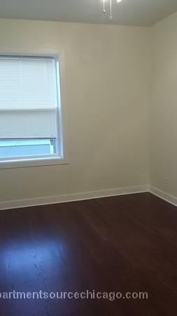 2944 W Montrose Ave #2 - Photo 2 of 17