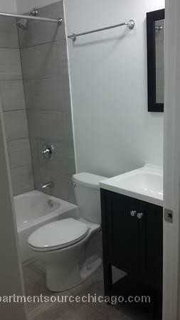2944 W Montrose Ave #2 - Photo 6 of 17