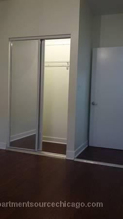 2944 W Montrose Ave #2 - Photo 7 of 17