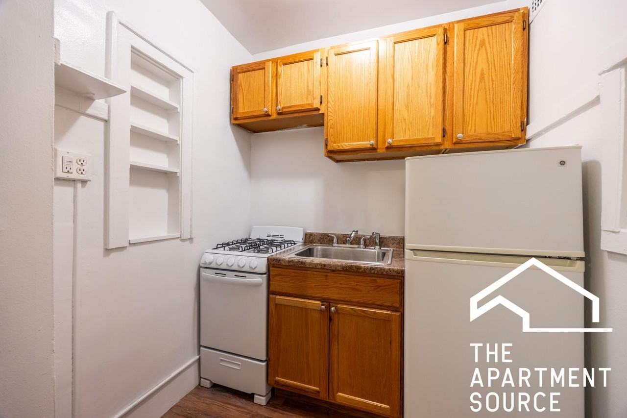 2536 N Sawyer Ave #208 - Photo 3 of 15