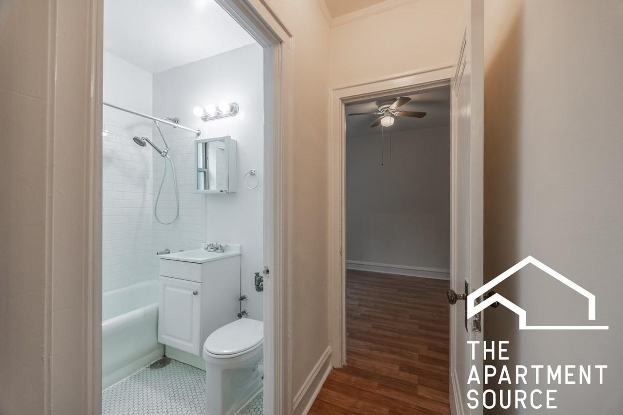 2536 N Sawyer Ave #208 - Photo 4 of 15