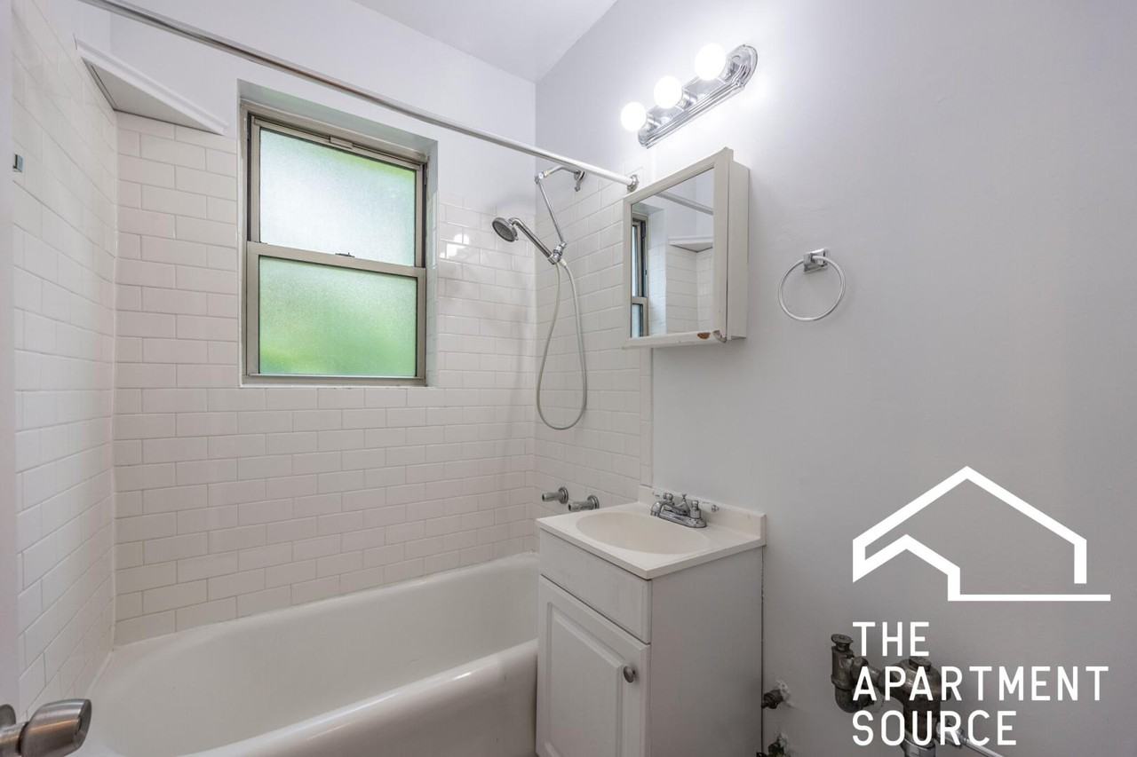 2536 N Sawyer Ave #208 - Photo 5 of 15