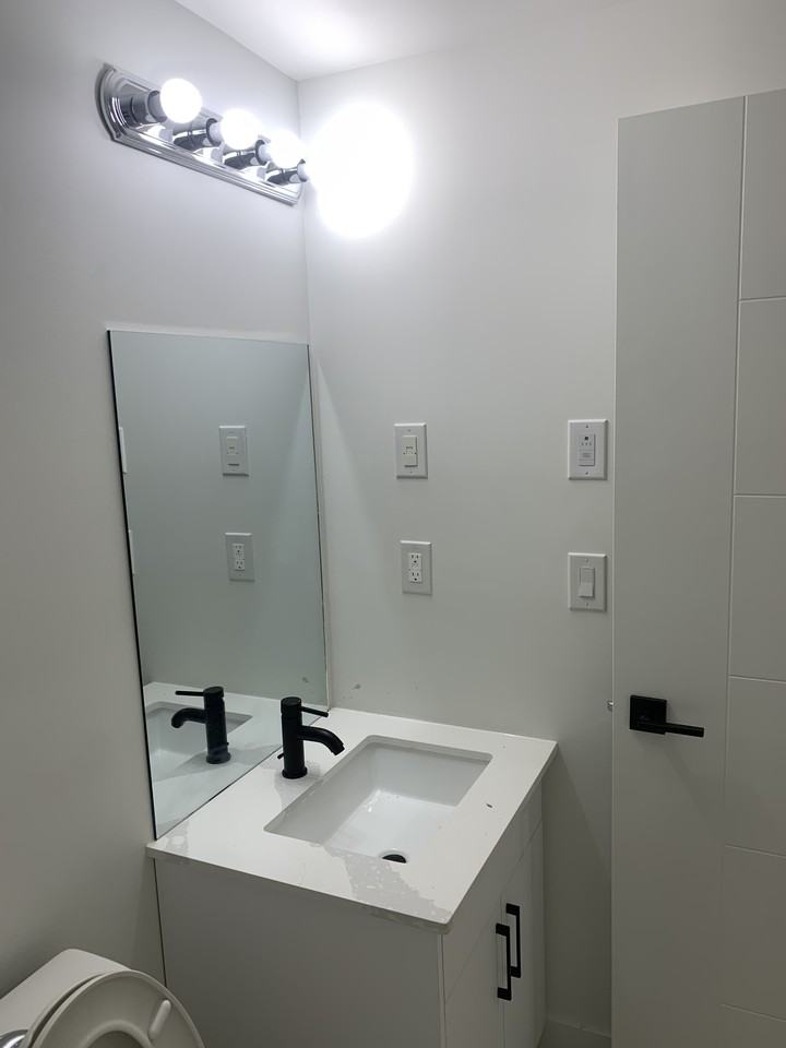 408 Ferry Road - Photo 7 of 10