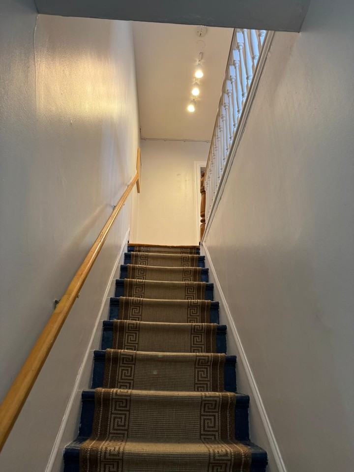 230 Percy St - Photo 5 of 18