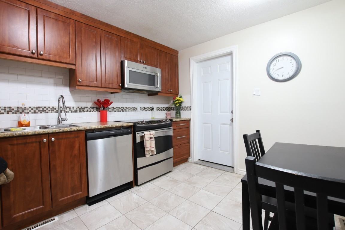 28 Whelan Dr - Photo 6 of 24
