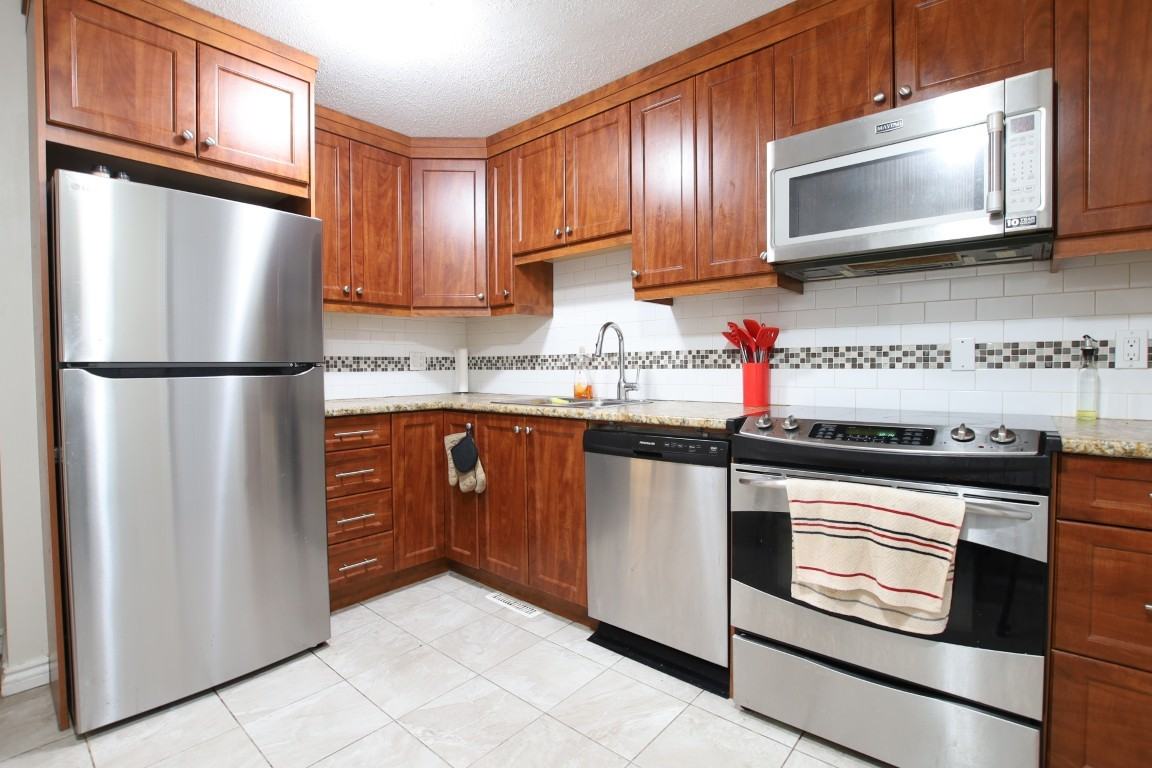 28 Whelan Dr - Photo 7 of 24