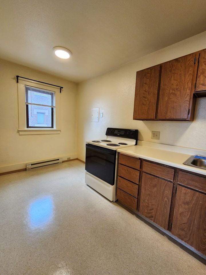 Florence Apartments - Photo 4 of 32