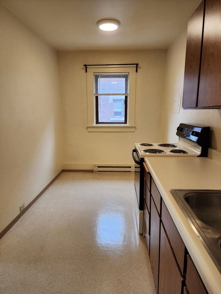 Florence Apartments - Photo 5 of 32