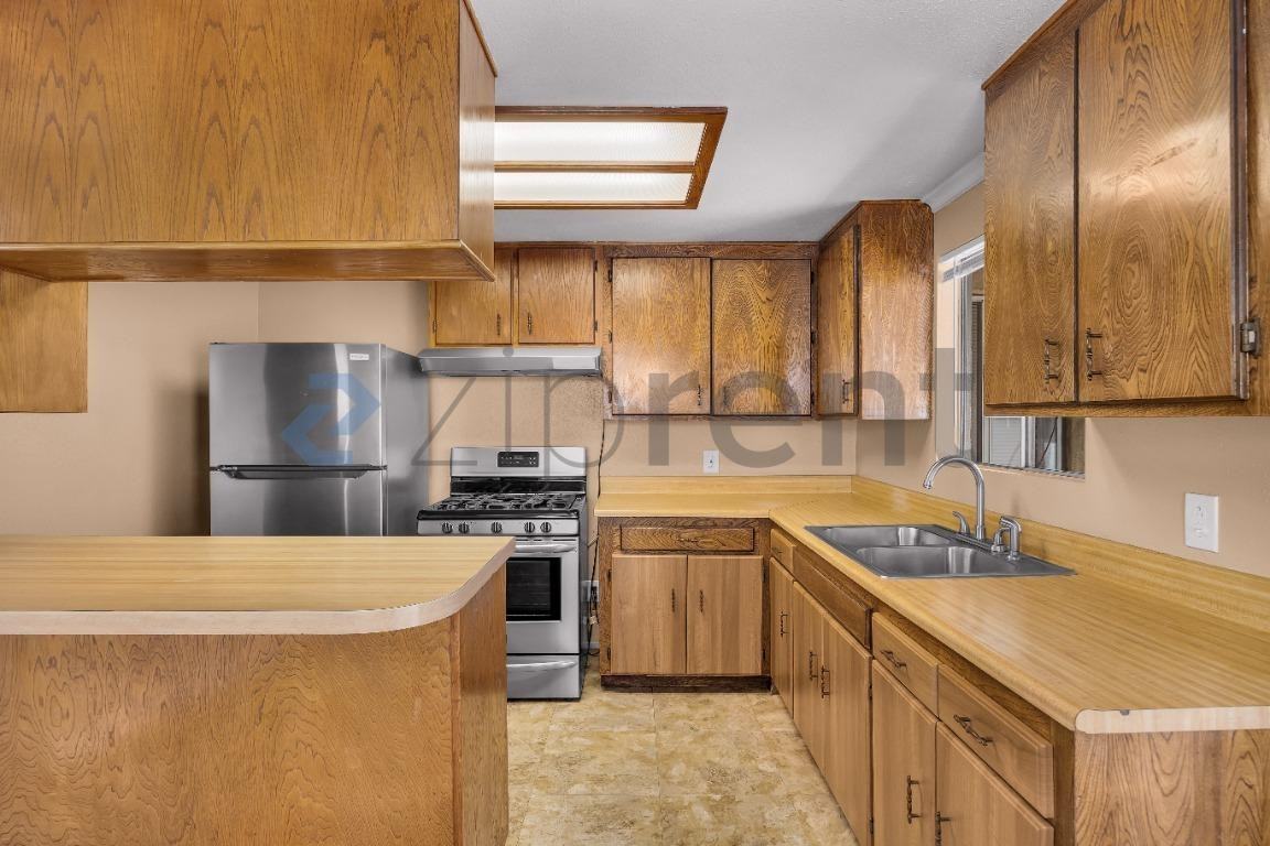 1851 Donax Ave - Photo 6 of 13