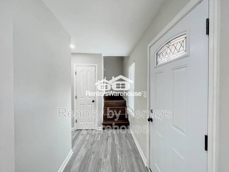 1054 Ivaloo St - Photo 3 of 32