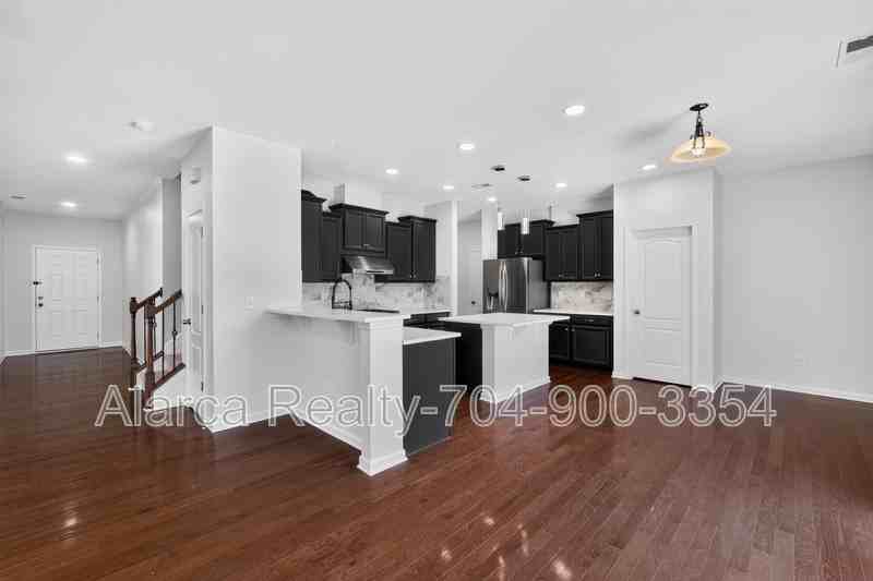 10431 Paisley Abbey Ln - Photo 5 of 43